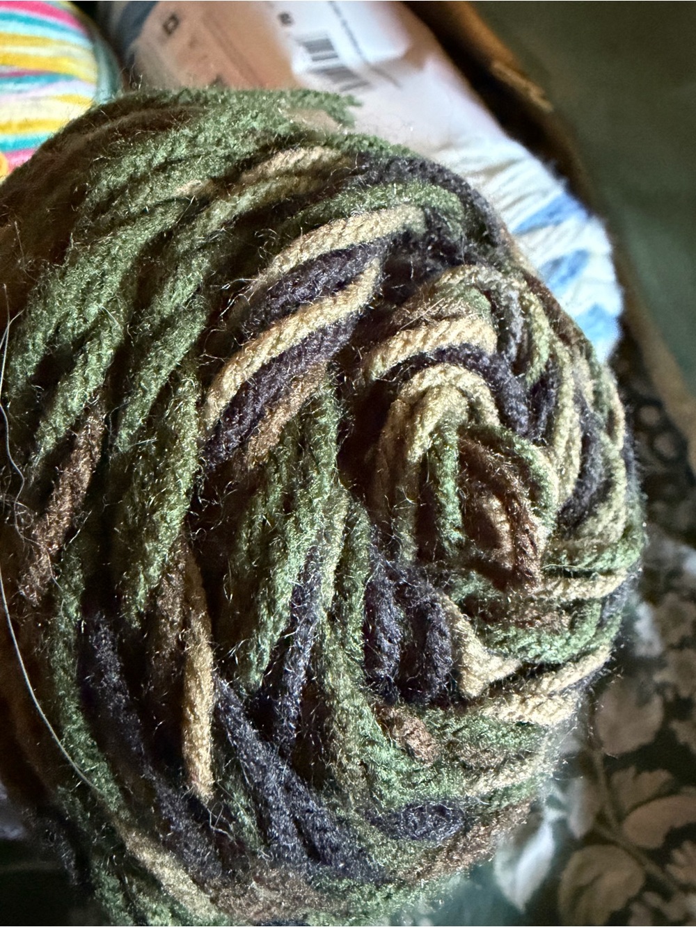 Acrylic Value Yarn Bundle - Picture 9 of 12